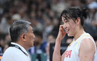 中國(guó)女籃賈賽琪耳傷縫合治療