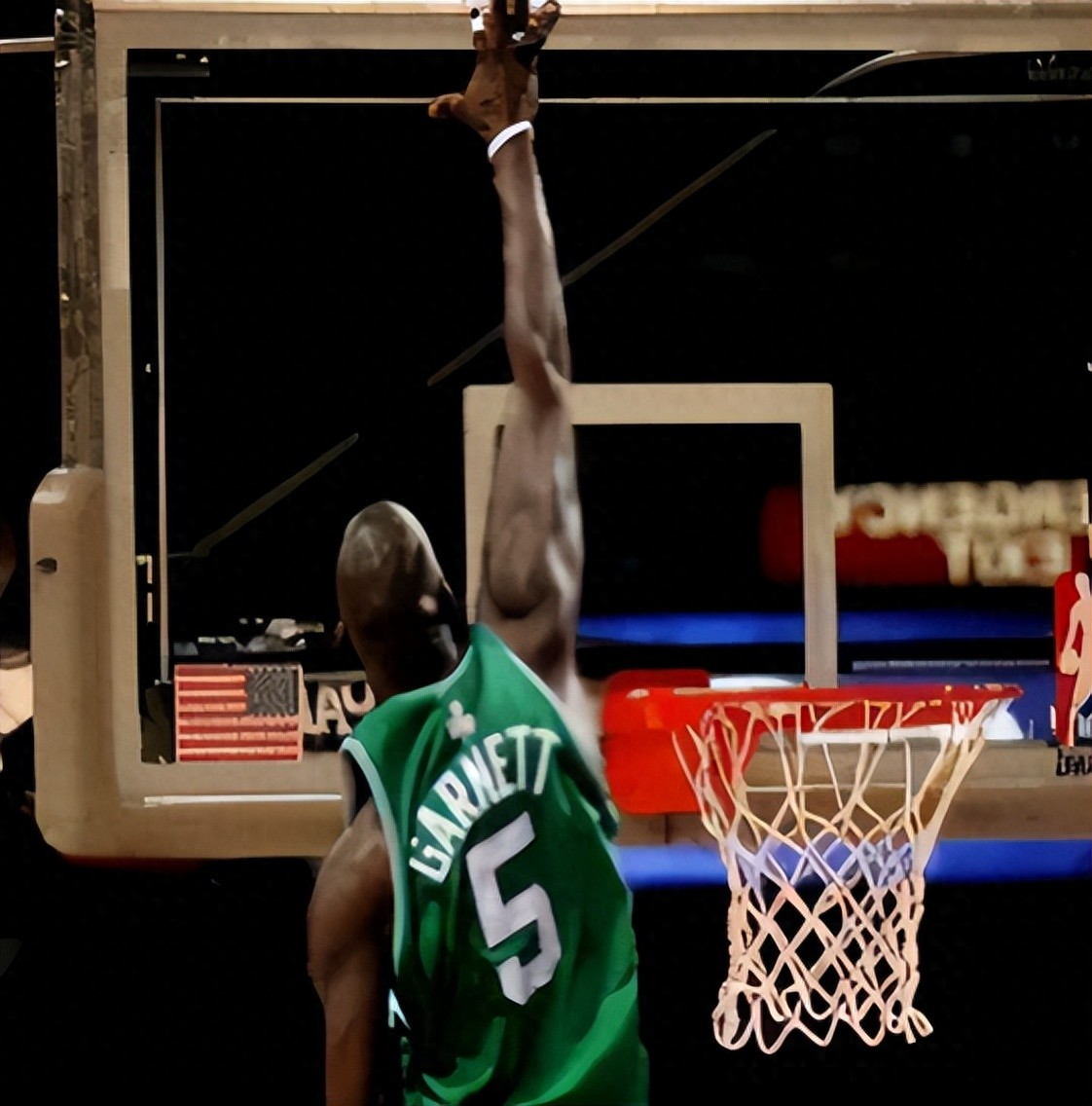 信，NBA四人近籃極強，詹姆士上榜